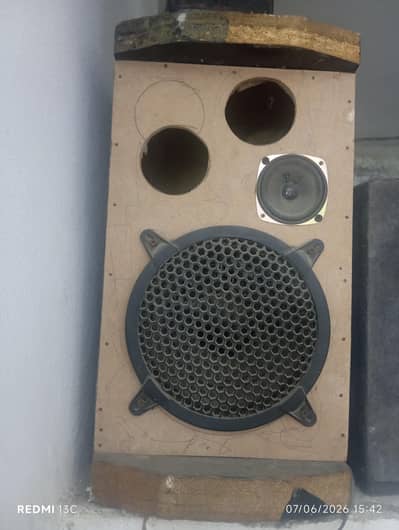 8"speakers with boxe