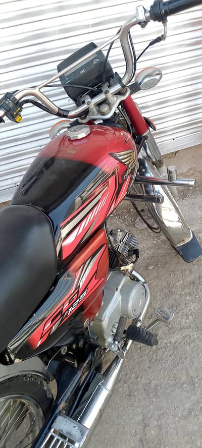 bike ki Bio matrk ha or Punjab number ha