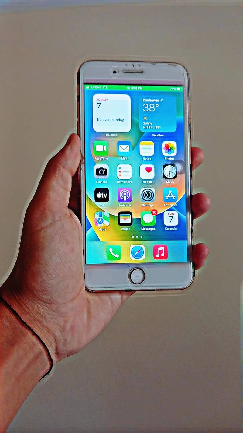 Apple iPhone 8 Plus 1
