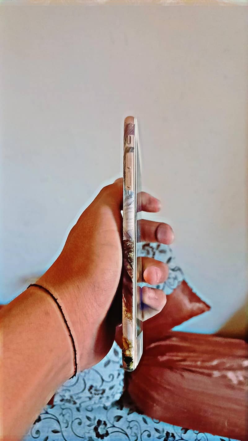 Apple iPhone 8 Plus 3