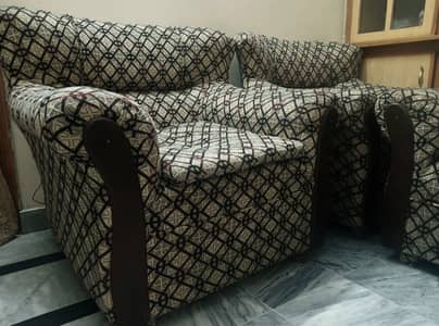 5 seater used comfy sofa set(1 big sofa + 2 single sofas)