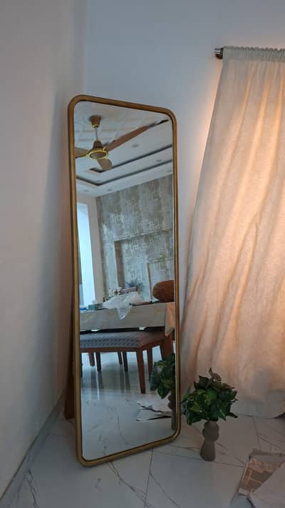 Home Décor Set – Full-Length Mirror & Wooden Clothes Rack | Excellent