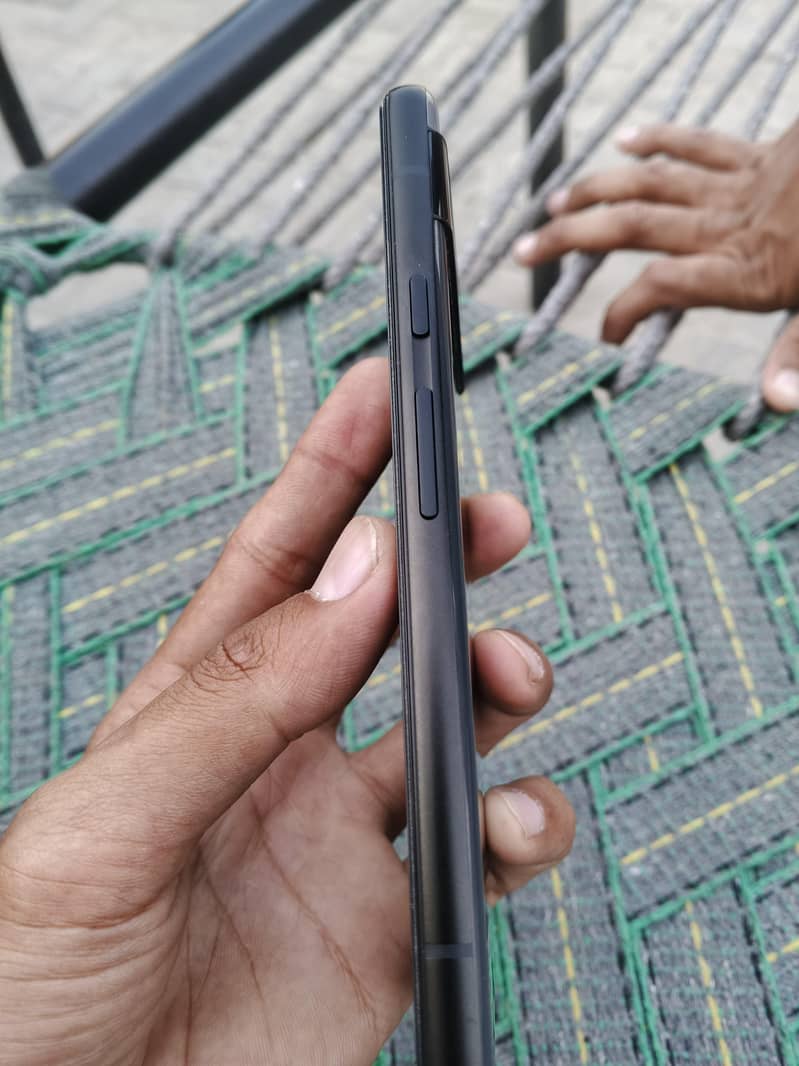 Google Pixel 6a 5