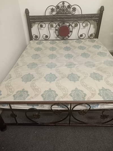 Bed and mattress