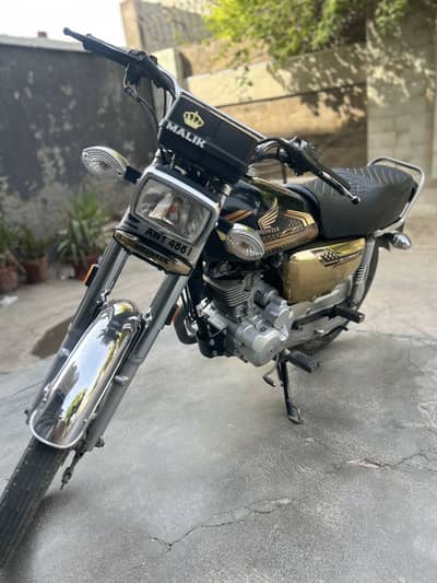 Honda 125 24-25 model golden addition