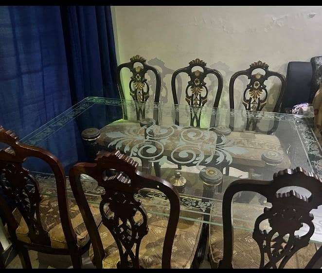 Dining table 0