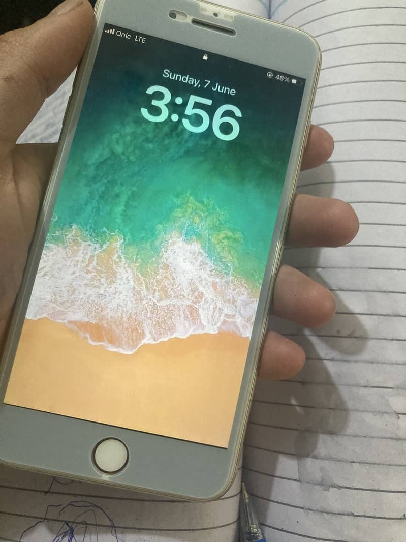 Apple iPhone 8 Plus 2