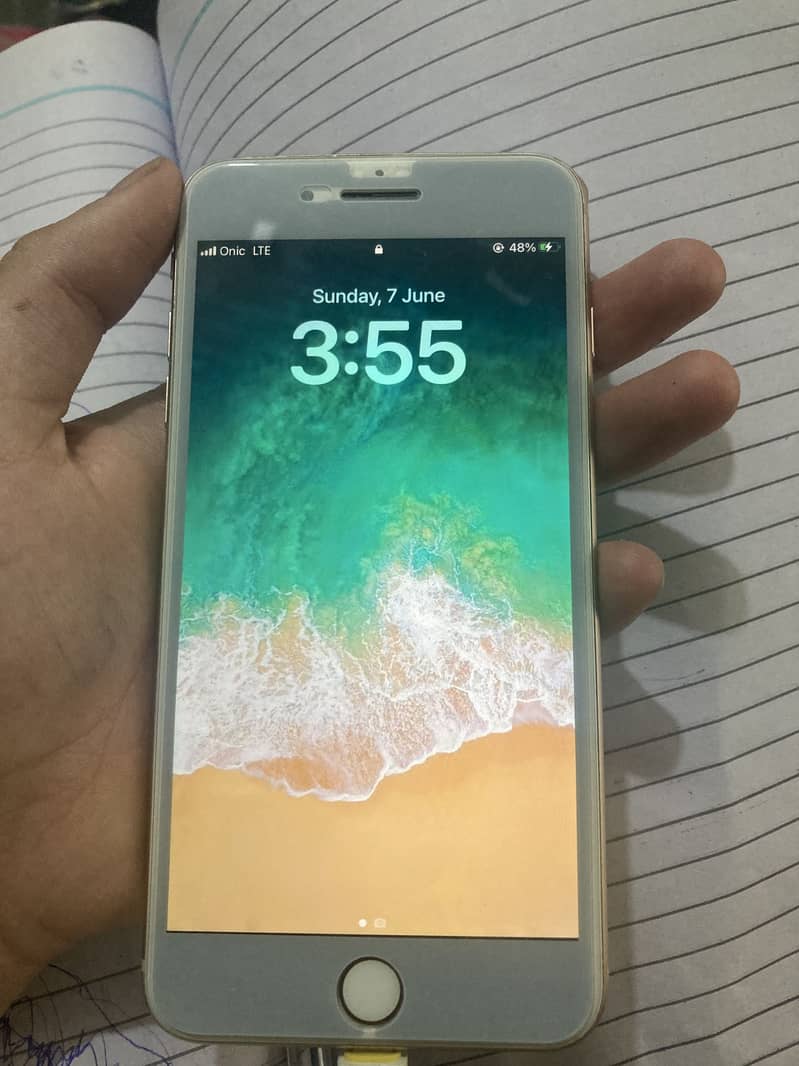 Apple iPhone 8 Plus 4