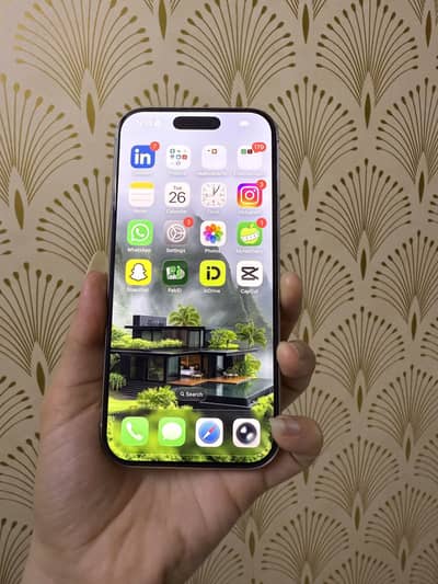 Apple iPhone 16 Pro