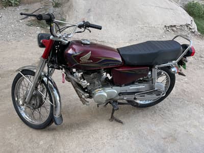 Honda CG 125 17 model red colour