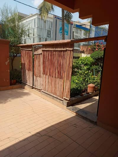bamboo partition for garden with door