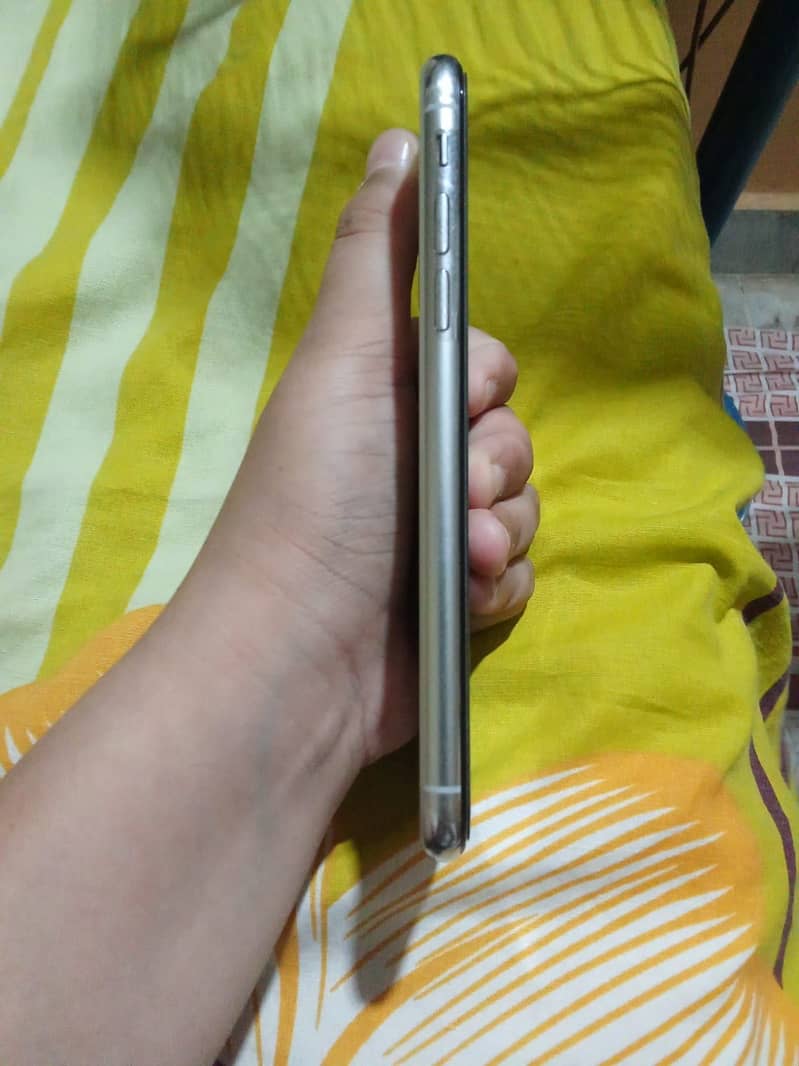 Apple iPhone X 0