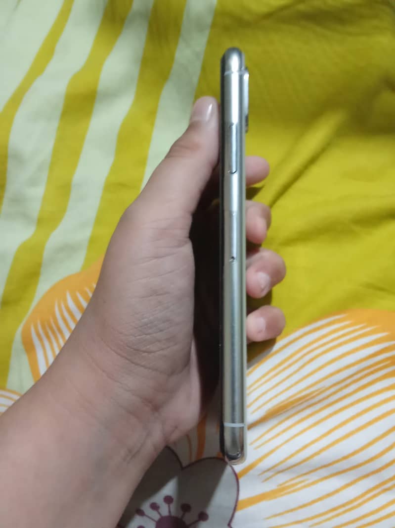 Apple iPhone X 6