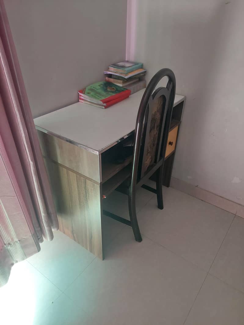 study table / computer table 0