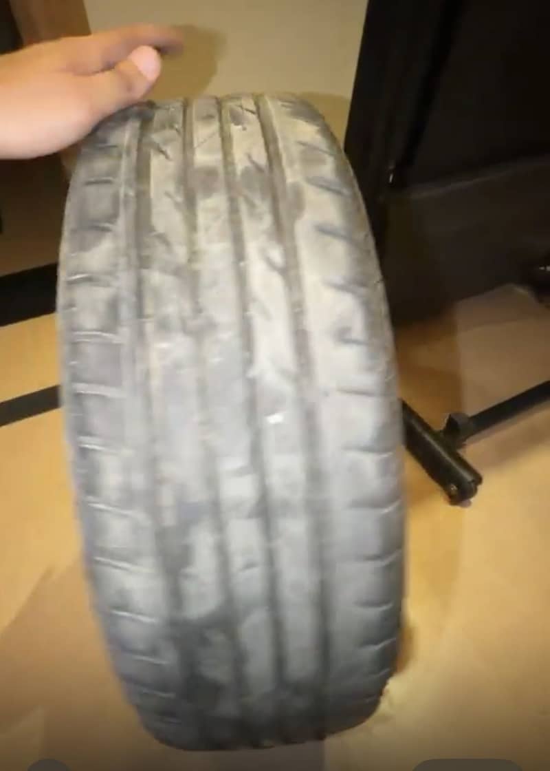 Bridgestone Nextry pattern tyre 4