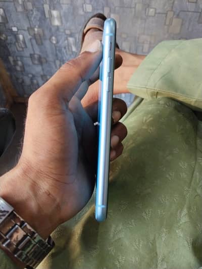 Apple iPhone XR