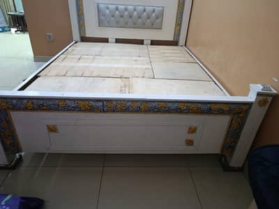 Double bed Queen size