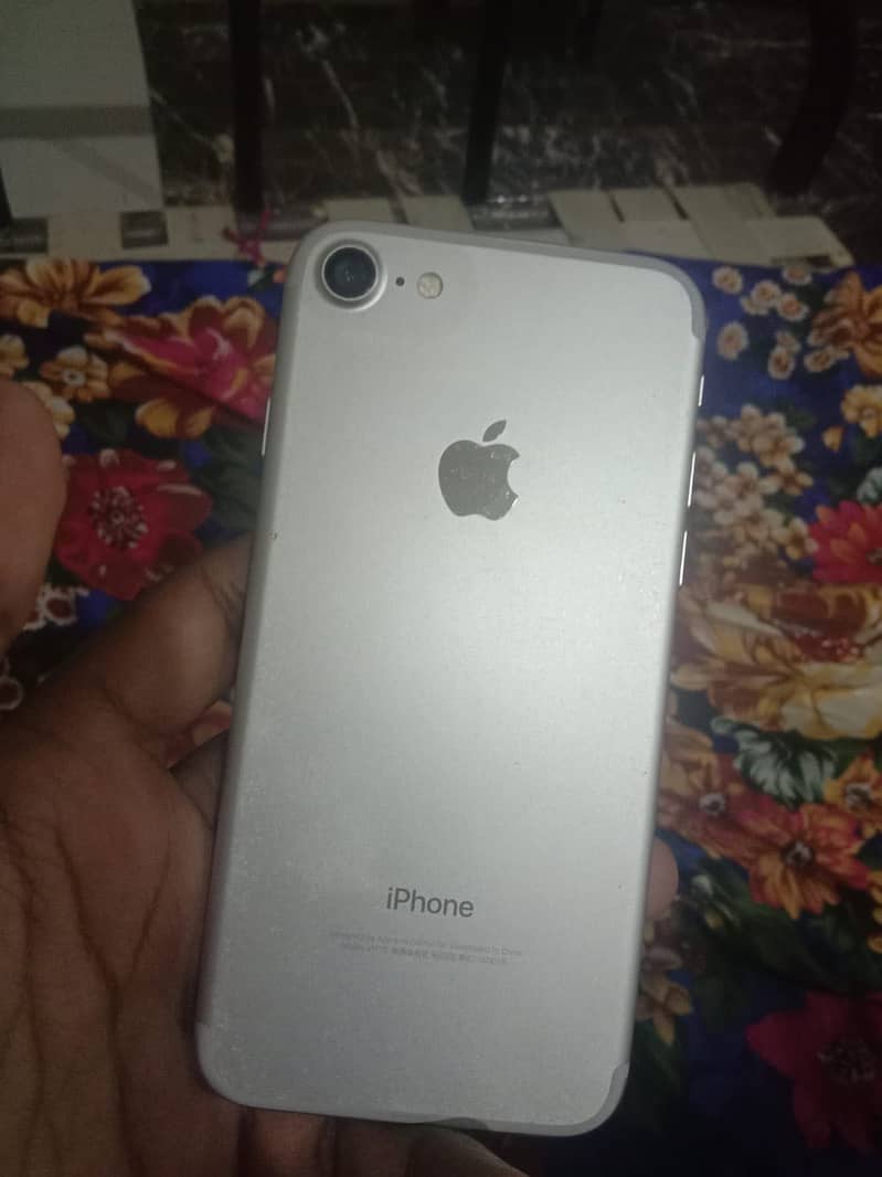 Apple iPhone 7 Plus 0
