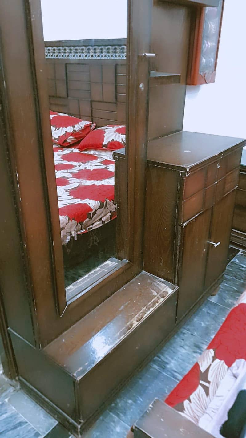 Dressing Table 3