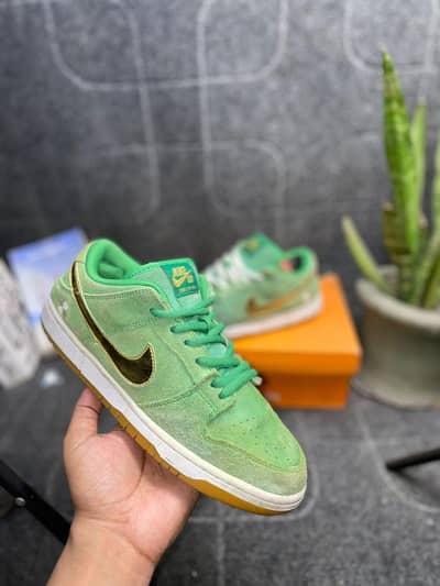 original man sneaker condition like new
