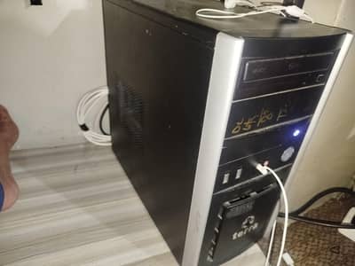 core i5 3570 tower PC with 22 inch monitor and without gpu and hdd