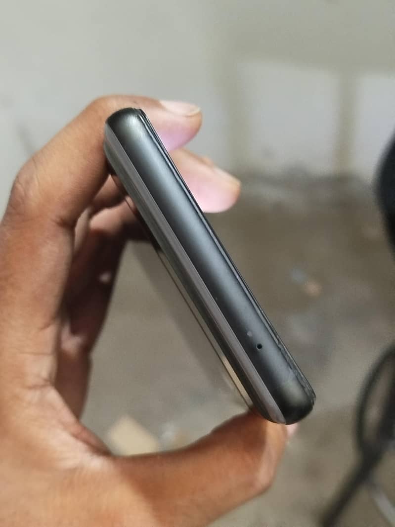 Google pixel 6A 3