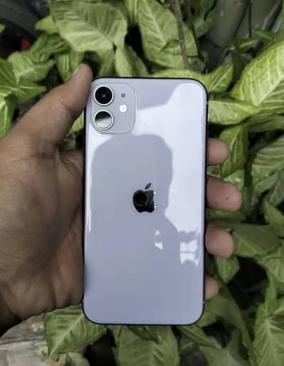 Apple iPhone 11 10/10 condition waterpack