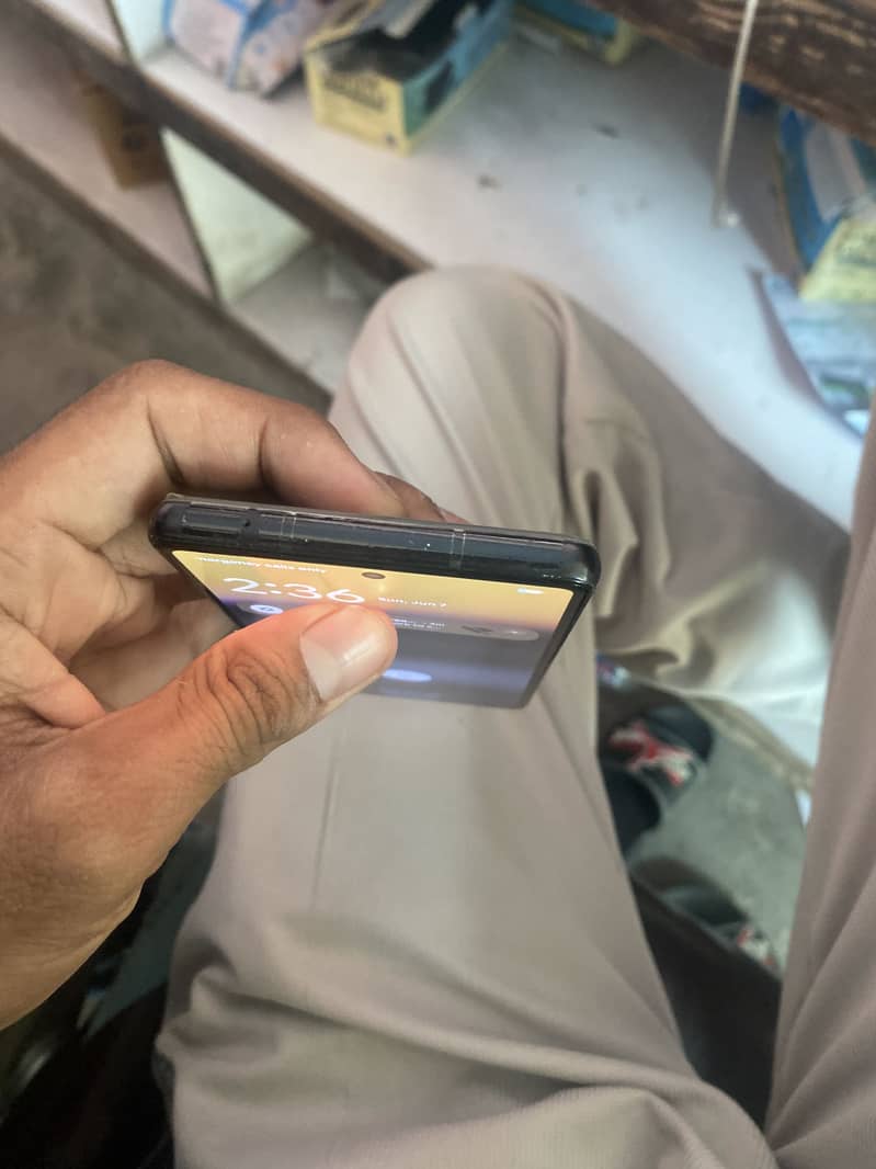 Google Pixel 6a 1