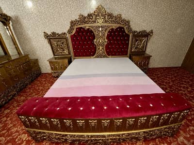 Bed set including dressing table and bed side