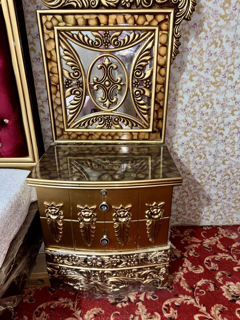 Bed set including dressing table and bed side 2