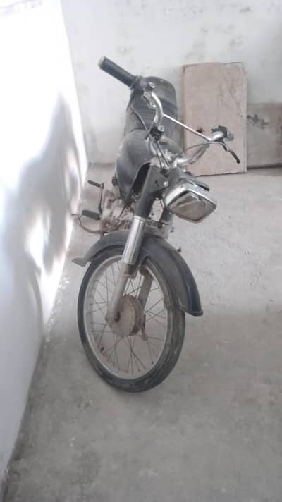 King hero bike Hai 2015 modal hai Bike Ruff Condition.