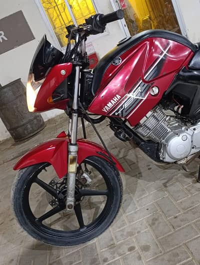 Yamaha YBR 125.