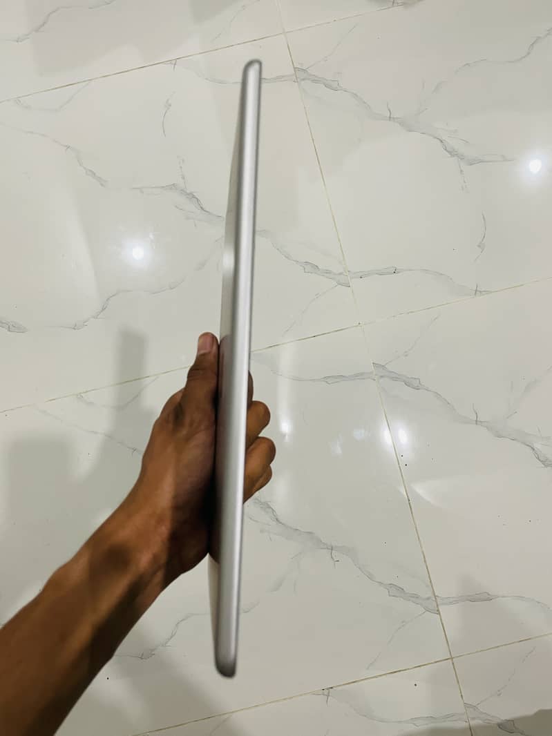 Ipad (6th Generation) 4