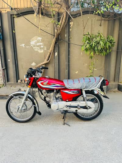Honda CG 125 2015 model 10/10 condition 15model best for 2018 2019