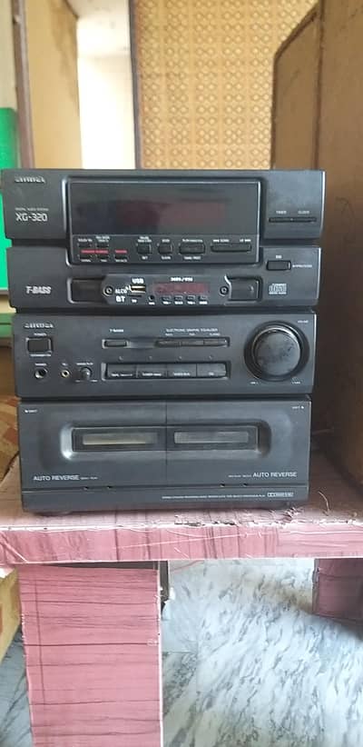 aiwa amplifier, & victor speakers pair urgent sale