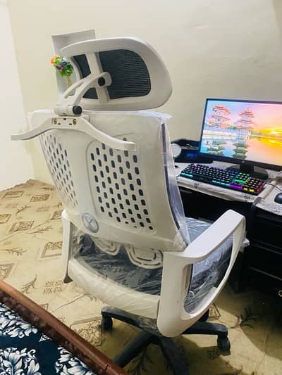 brend new gaming chair for sale