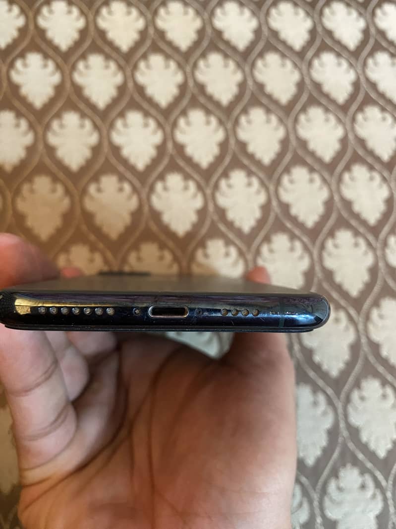 Apple iPhone 11 Pro Max 3