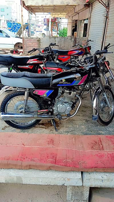 Honda 125 all Punjab number full lush watsup 03165761336