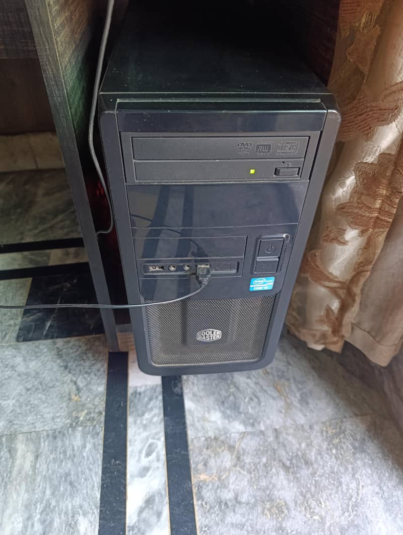 Computer table and  CPU with LCD keyboard Mouse 2