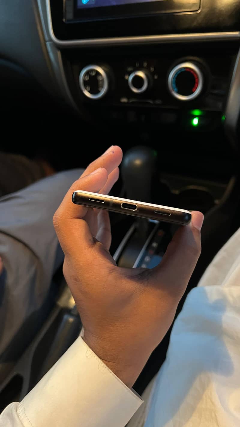 Google Pixel 6a 5