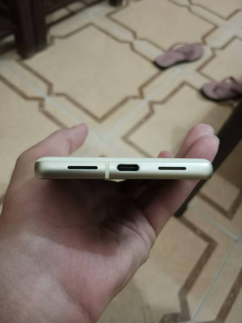 Google Pixel 7 4