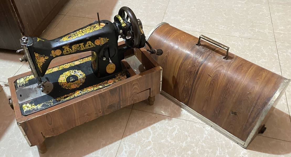 Silahi machine ( sewing machine ) 2