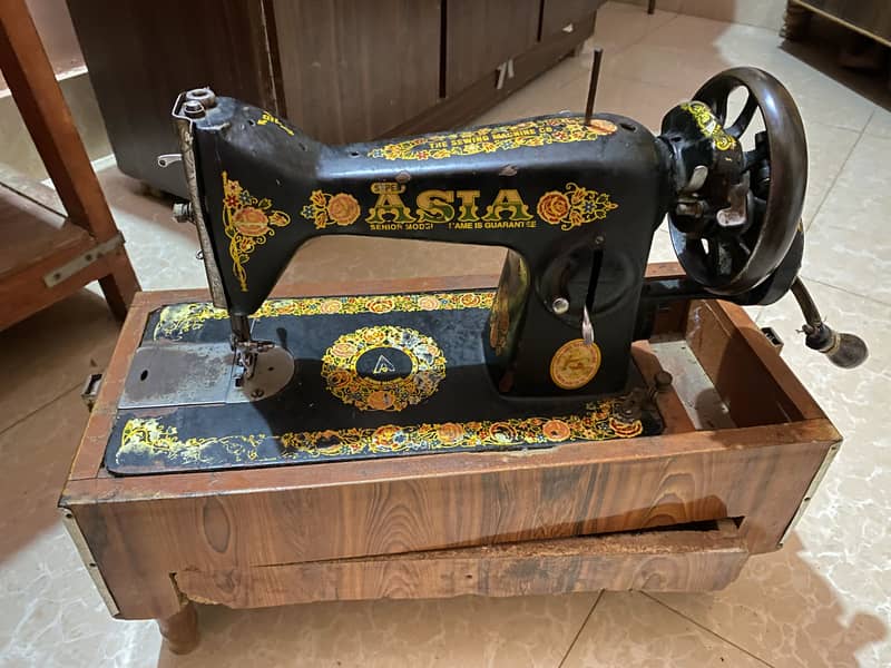 Silahi machine ( sewing machine ) 3