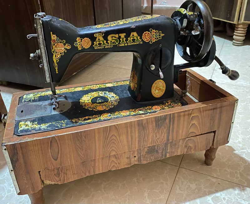 Silahi machine ( sewing machine ) 4