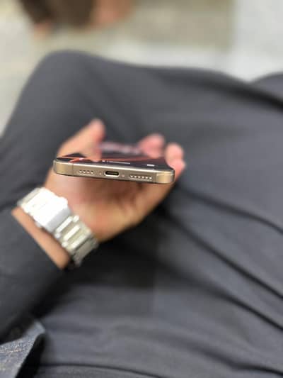 Apple iPhone 16 Pro Max