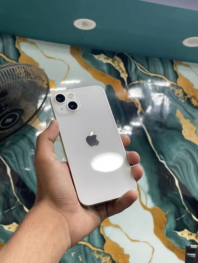 Apple iPhone 13