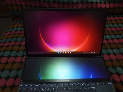 Asus Zenbook i7 11th Gen. 16gb, 1tb. Dual Touch and Pressure. 10/10