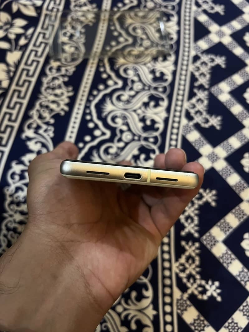 Google Pixel 7 3