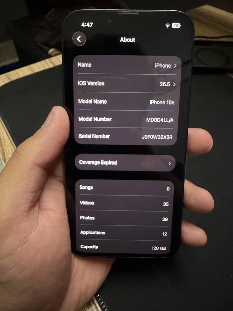 Apple iPhone 16e 3
