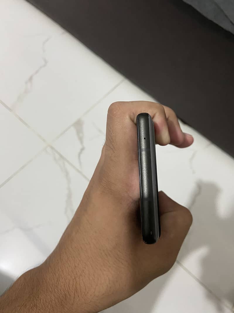 Google Pixel 6a 5